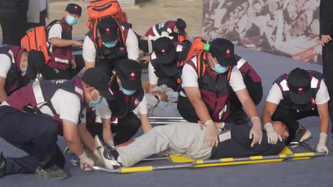 接受国检 | 浙大邵逸夫阿拉尔医院紧急医学救援队今日接受国家卫健委评估验收 第 3 张